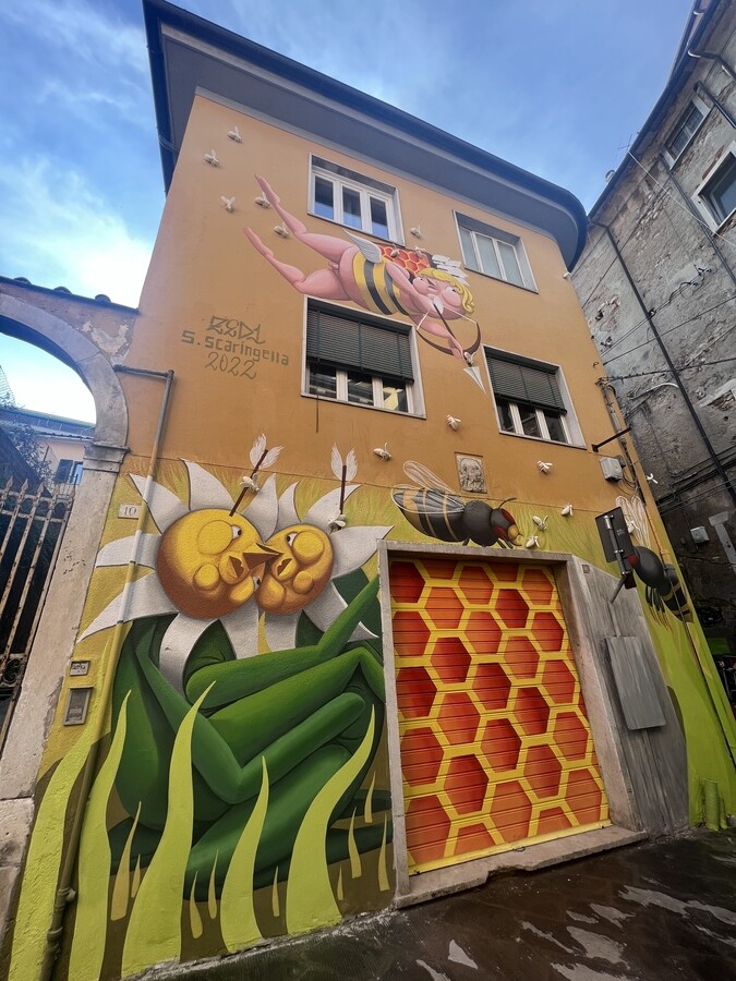 Nasce in Toscana, sulla Scalinata Monterosso di Carrara, il primo eco-murales multimediale d’Italia