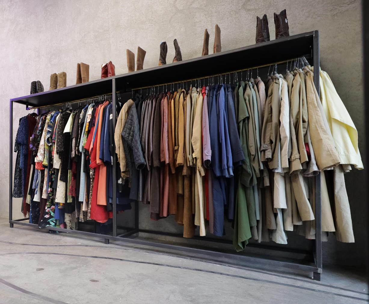 Torna Retrograde, il garage sale di East Market dedicato all’abbigliamento vintage