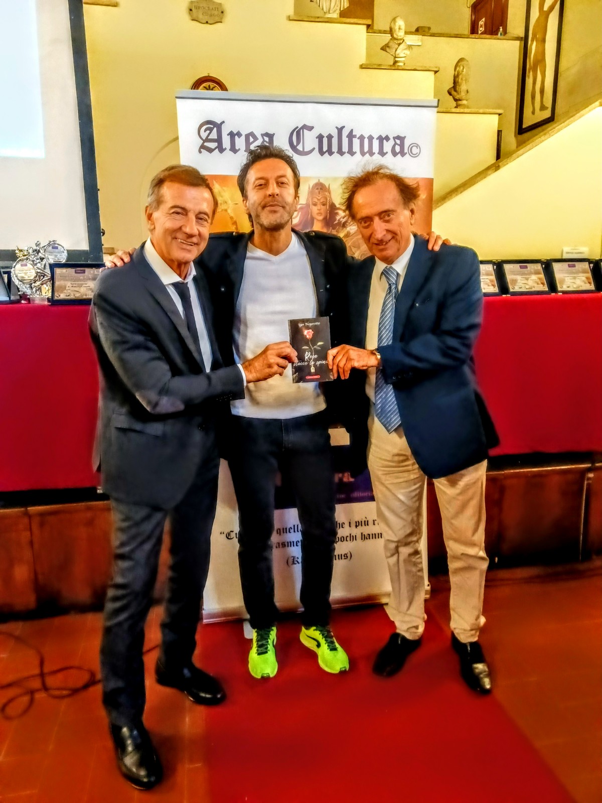 Lo scrittore Igor Nogarotto vince il premio “Libro dell’anno 2022”