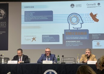 Esperti: l’emicrania costa 20 mld l’anno,  va trattata come malattia sociale