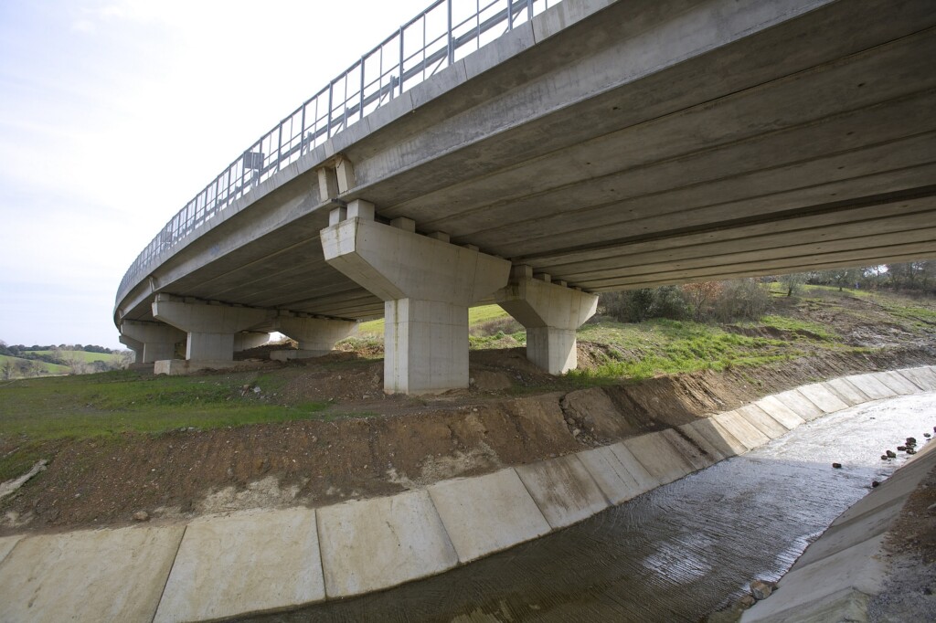 Strada statale 223 “di Paganico”, Viadotto Cerro Sughero.jpg