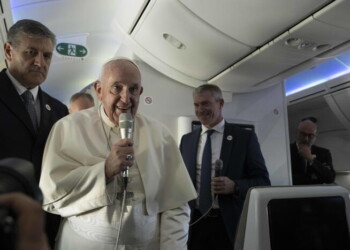 "La vita va salvata, il Mediterraneo è un cimitero, forse è il cimitero più grande" ma "l'Italia, questo governo, non può fare nulla senza l'accordo con l'Europa