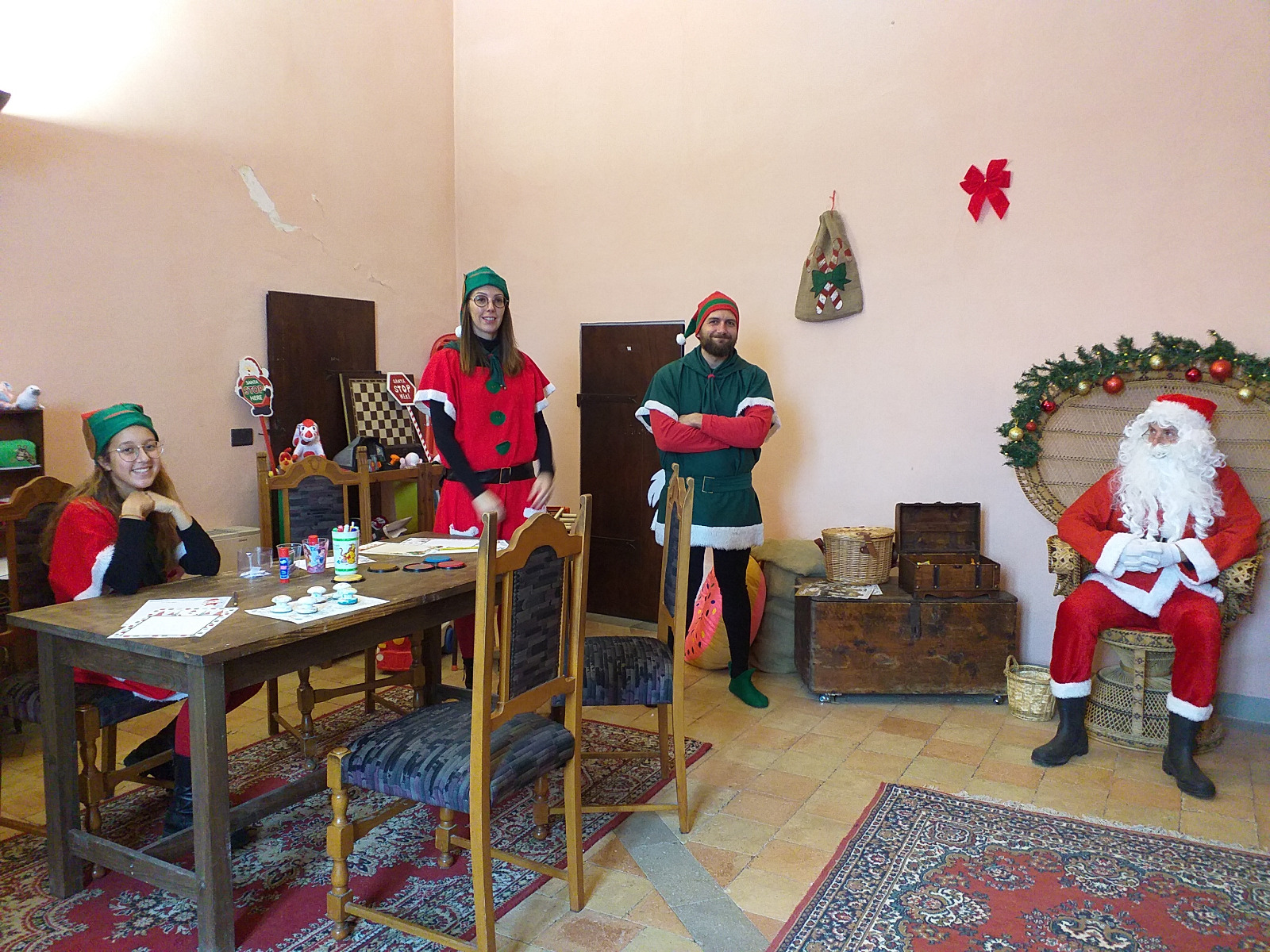 Grand Tour delle Marche: tappa a Frontone (PU) nel Castello di Babbo Natale