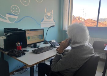 Natale al telefono con chi è solo: i volontari di Telefono Amico Italia in ascolto H24 per stare accanto alle persone in difficoltà