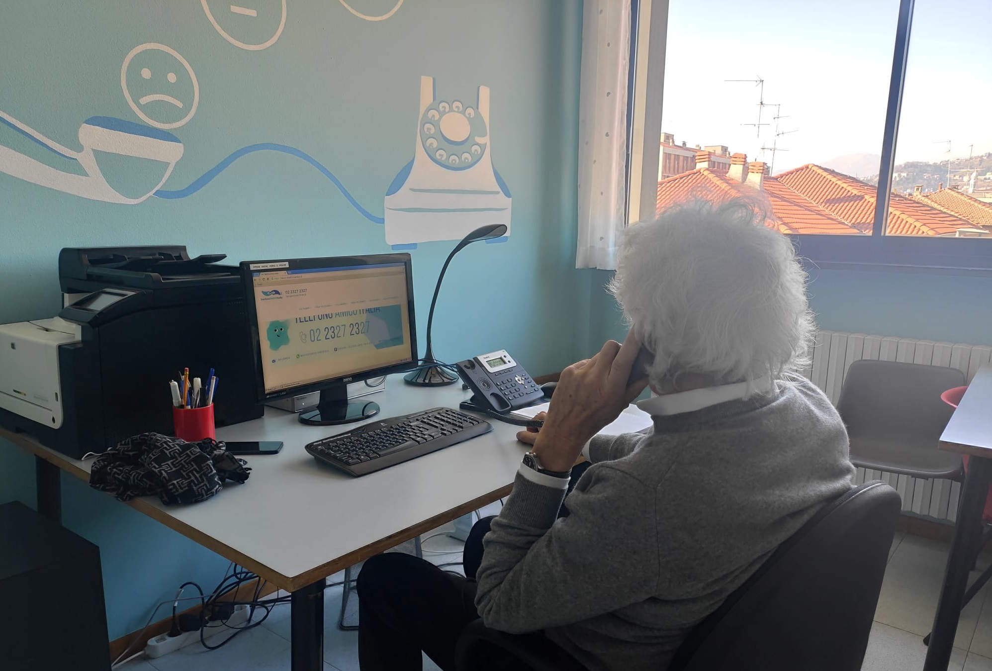 Natale al telefono con chi è solo: i volontari di Telefono Amico Italia in ascolto H24 per stare accanto alle persone in difficoltà