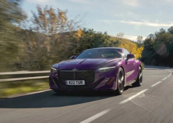 Bentley: la Grand Tourer in edizione limitata Batur ha iniziato i test sulle strade europee