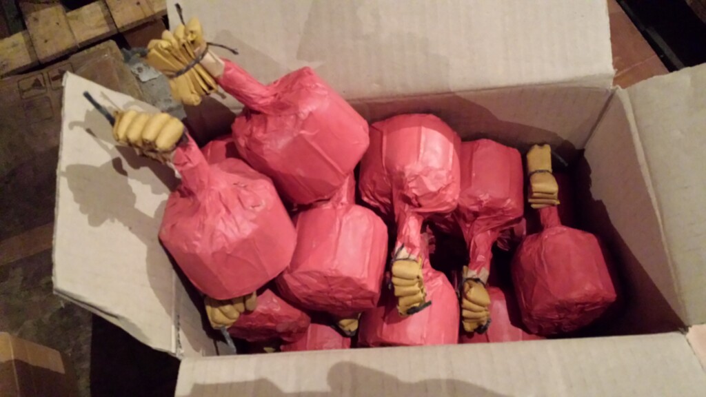 Un altro settore dove è regina la contraffazione è quello dei fuochi di artificio: “Gli italiani - racconta il report realizzato grazie ai dati del Comando dei Carabinieri e della Gdf - spendono in media per l’acquisto dei fuochi d’artificio dai 10 euro