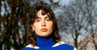 MADAME presenta a Sanremo 2023 “Il bene nel male”