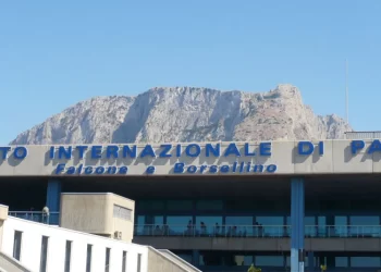 vogliono svendere la Gesap, società che gestisce l’aeroporto di Palermo, per salvare lo scalo di Trapani dalla voragine dei debiti