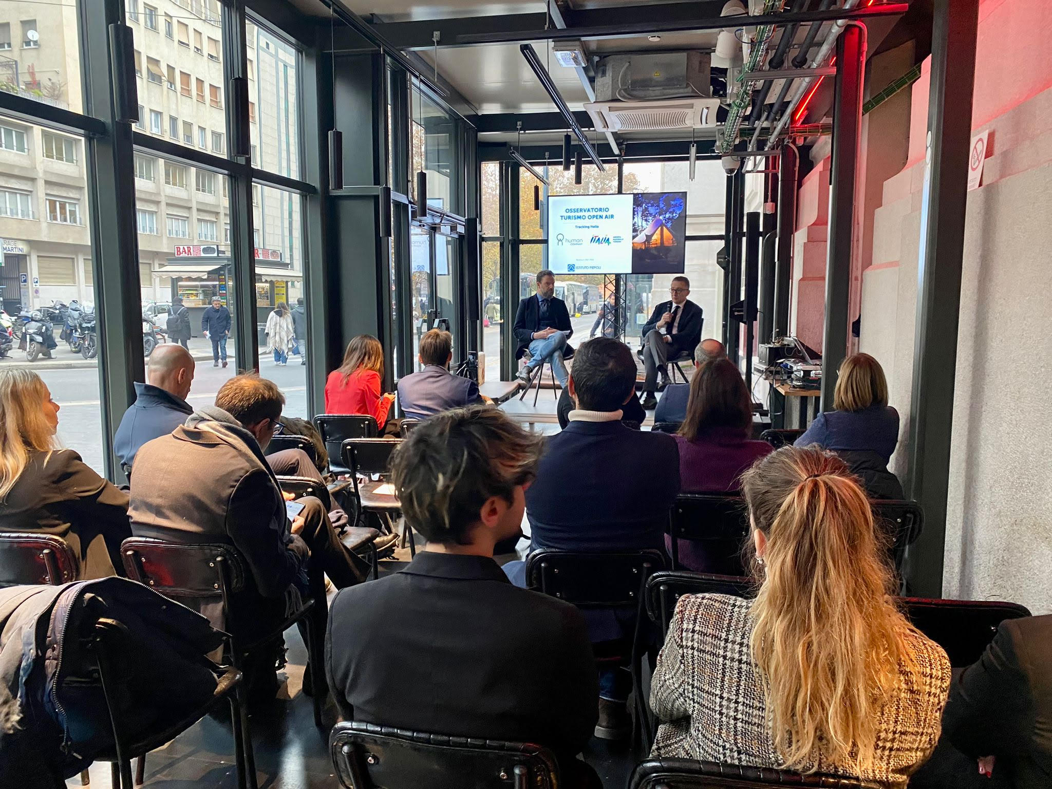 Turismo: “Vacanza open-air per gli italiani, meglio se prenotata online”