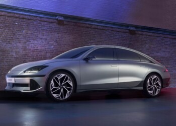La nuova Ioniq 6 di Hyundai è Saloon of the Year ai GQ Car Awards 2023