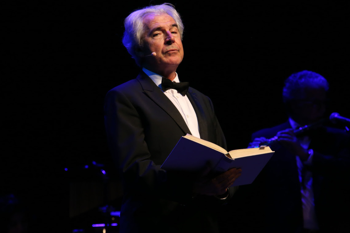 Tullio Solenghi a teatro in “Dio è morto e neanch’io mi sento tanto bene”