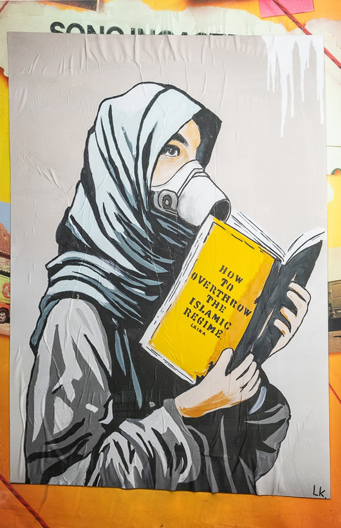 “Poisoned by the Islamic Regime”: la nuova opera della Street Artist Laika a sostegno delle donne Iraniane