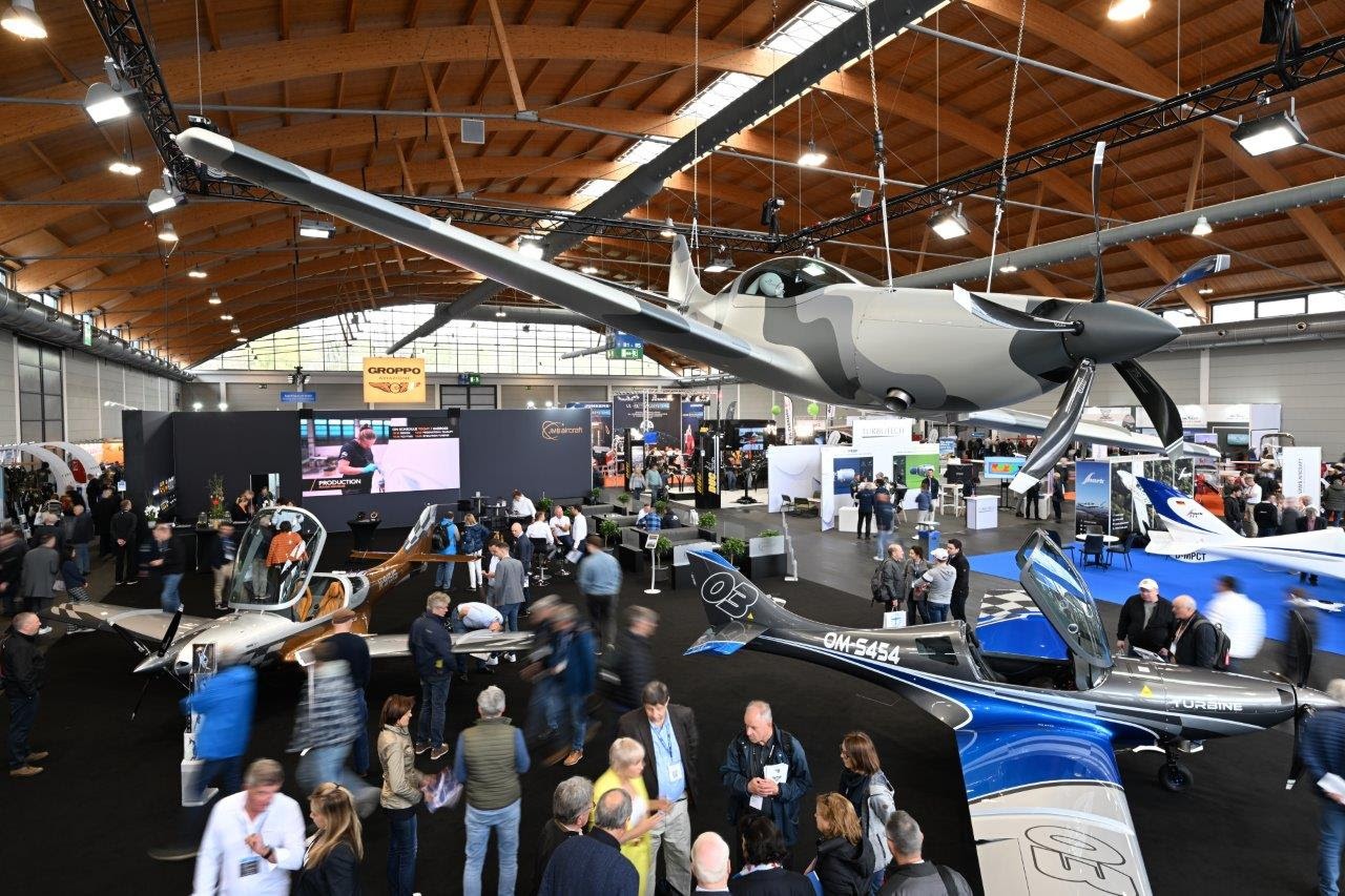 AVIAZIONE: OLTRE 27MILA VISITATORI AL SALONE “AERO 2023”