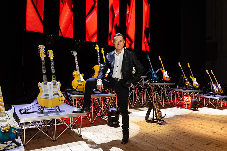 Ultima data dello spettacolo teatrale di Dodi Battaglia “Nelle mie corde – Canzoni & Sorrisi”