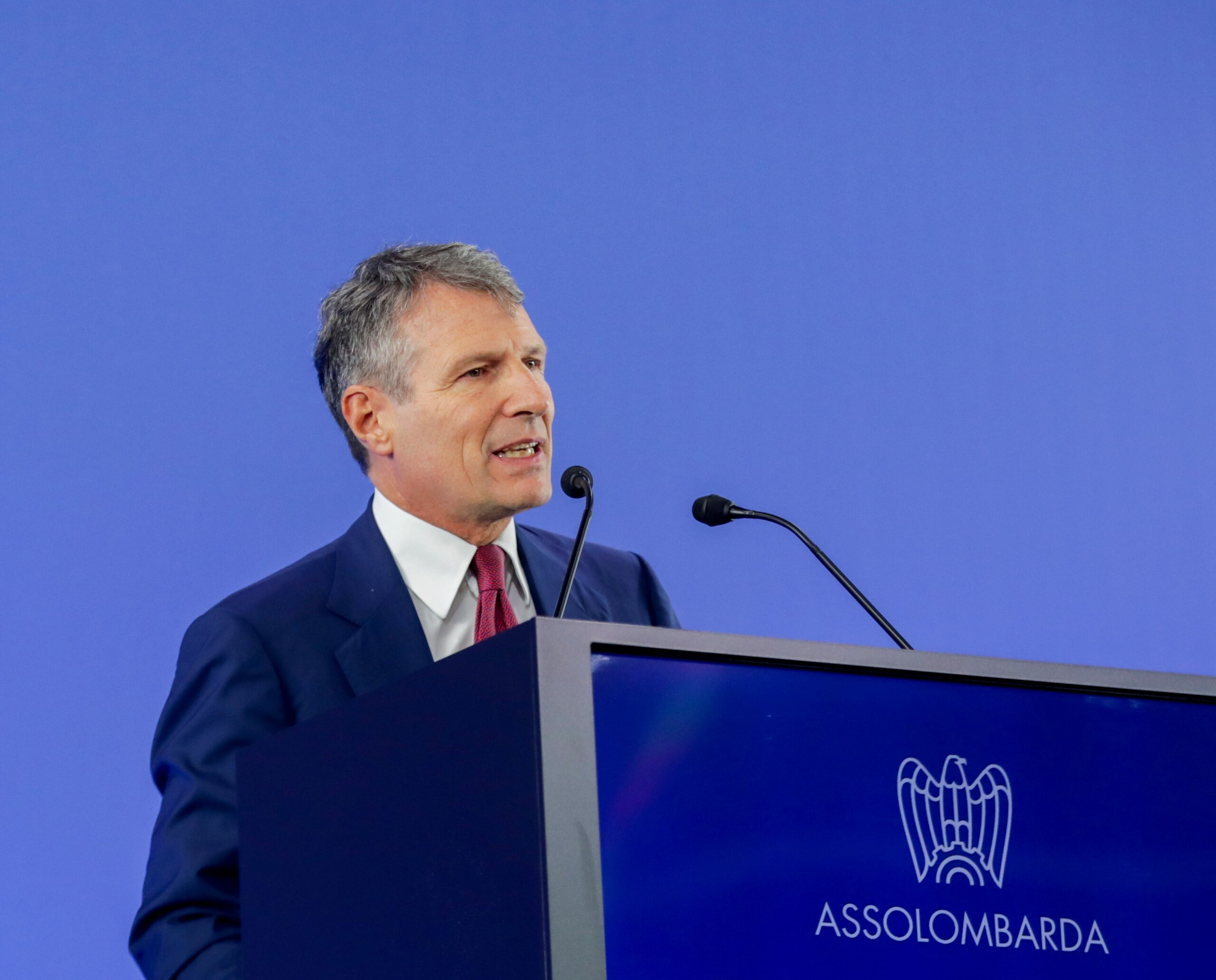 Crescono le stime di crescita dell’economia lombarda: +0,8% il PIL e +1,2% l’occupazione nel 2023