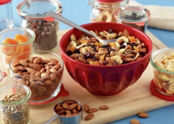 Salute cardiovascolare e umore: il consumo di frutta secca mista, incluse le mandorle, può aiutare