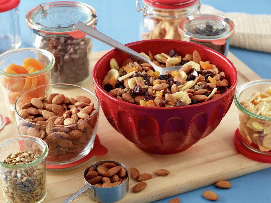 Salute cardiovascolare e umore: il consumo di frutta secca mista, incluse le mandorle, può aiutare