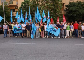 il sit-in in via Trinacria di Cgil e Uil
