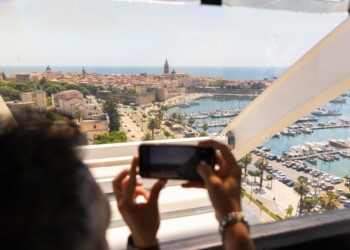 Viaggio tra le meraviglie della Sardegna con Electric Travel Guide di Nissan
