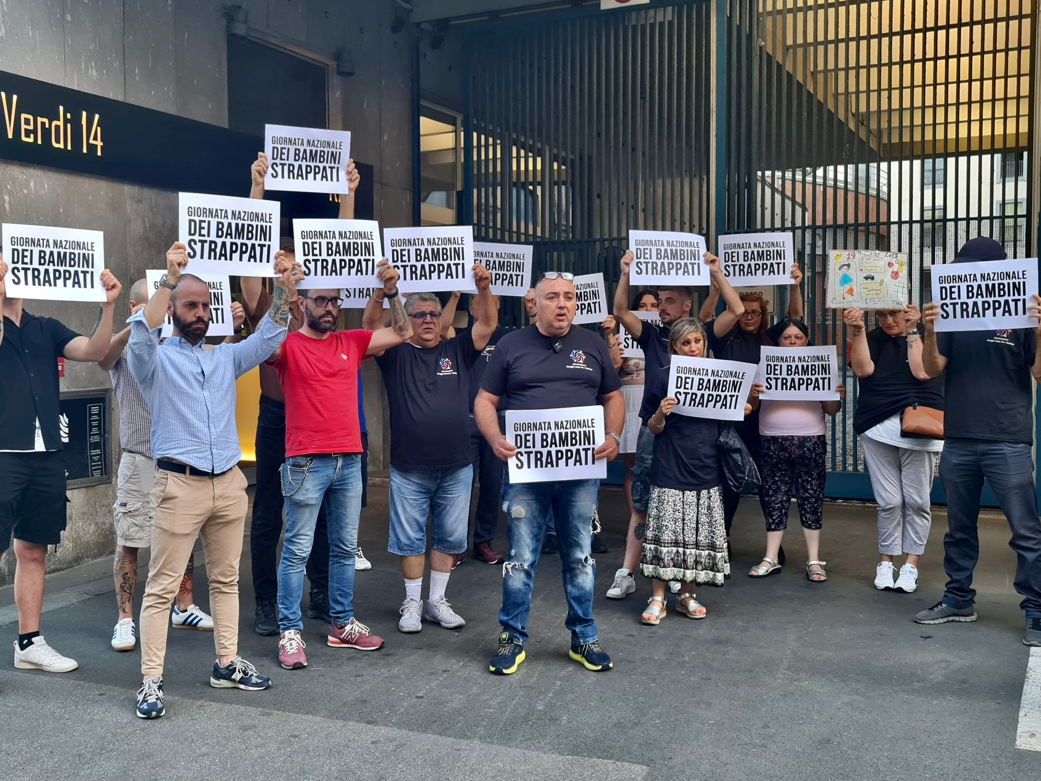 Flashmob per i bambini strappati ai genitori