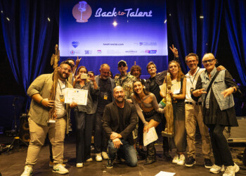 J-Ax incorona Jess e polvere nuovi talenti della musica della città