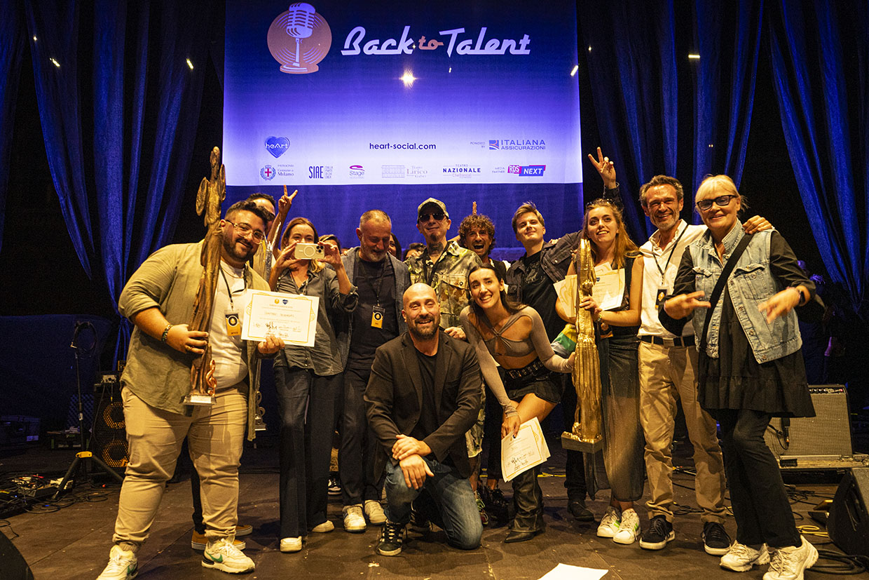 J-Ax incorona Jess e polvere nuovi talenti della musica della città