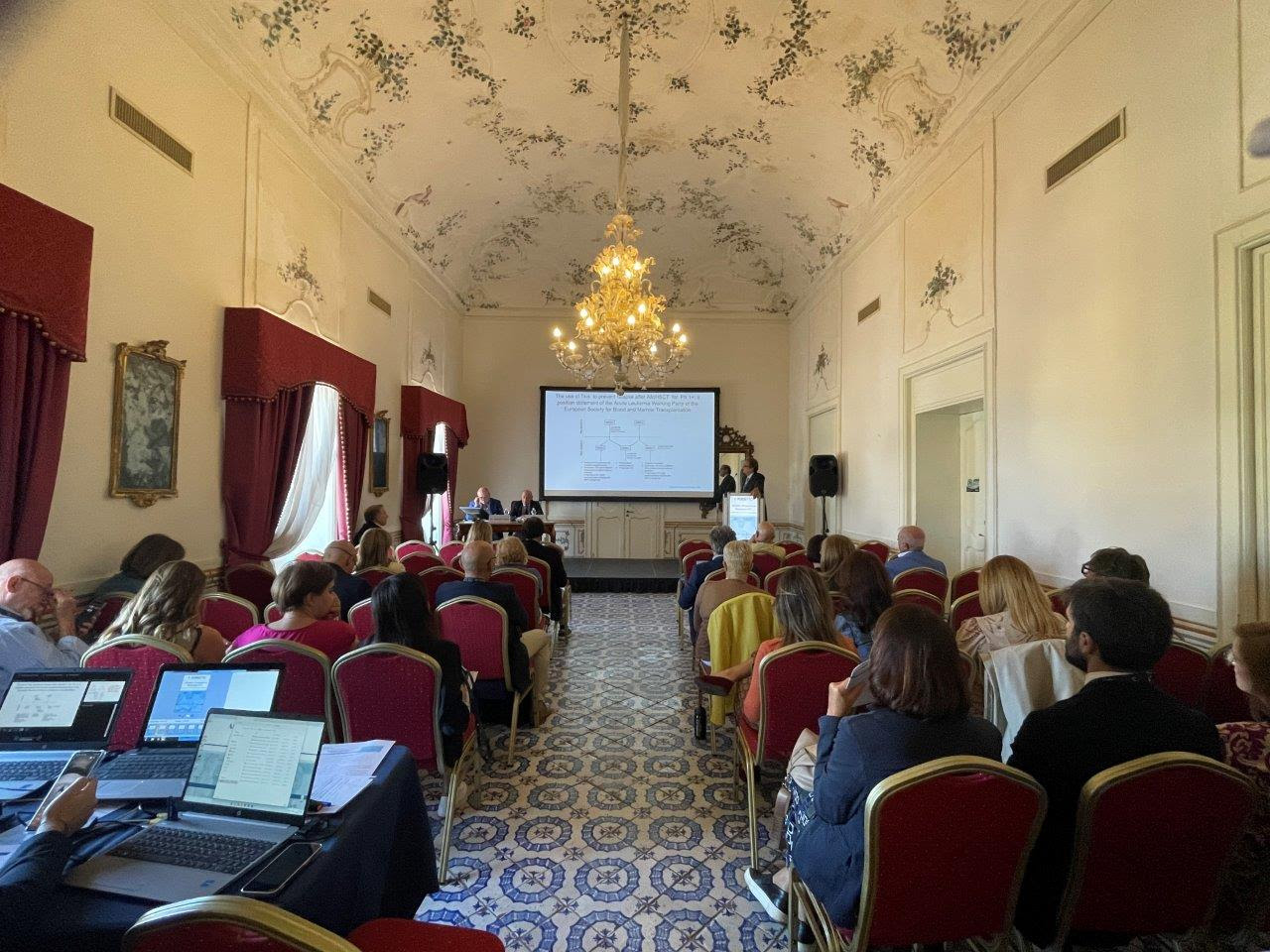 Malattie del sangue: i farmaci non farmaci che allontanano la chemio e combattono le ricadute