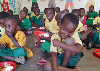 Arriva il libro con ‘la voce degli ultimi’ distribuito in piazza il 16 e 17 settembre nel corso dell’iniziativa solidale ‘Un Pasto al Giorno’