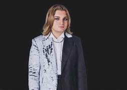 Gaetano De Caro conquista i giudici e il pubblico di Factor, “Il sogno continua”