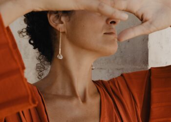 Il mondo del gioiello si fa sempre più contemporaneo: ecco 10 artigiane emergenti da tenere d’occhio