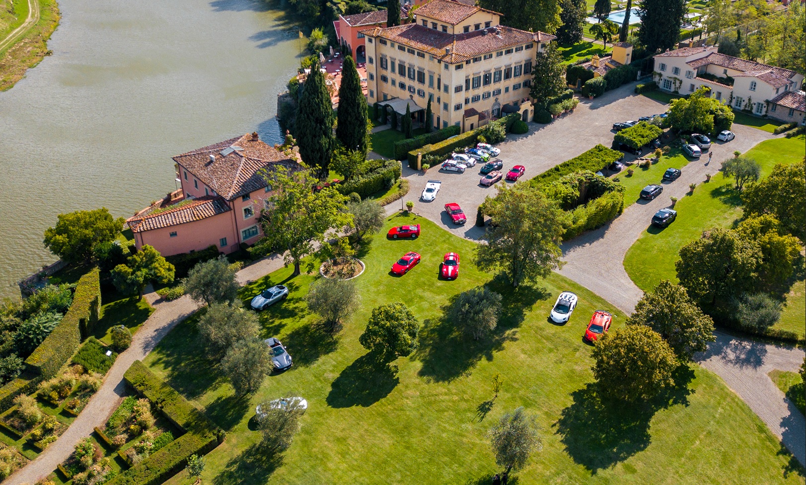 Villa La Massa Excellence: supercar e ospitalità di alto livello