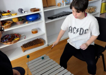 Autismo, con musicoterapia migliorano capacità relazionali e motorie