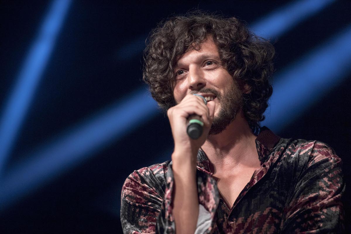 Ermal Meta dialoga con Marco Pelle alla Bocconi per raccontare a studenti e pubblico il suo percorso tra parole e musica