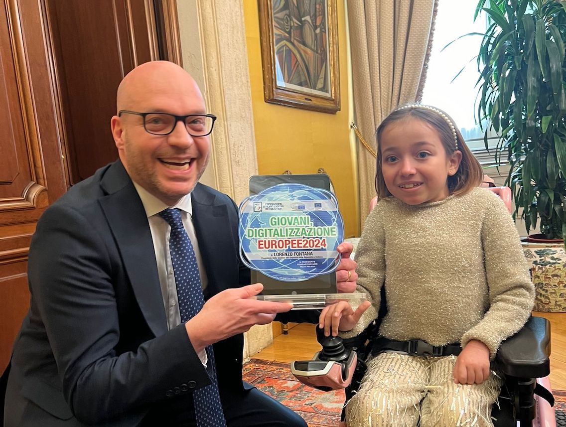 Premio digital news: il Presidente della Camera Lorenzo Fontana ha incontrato Maria Vittoria per parlare del suo sogno di diventare giornalista