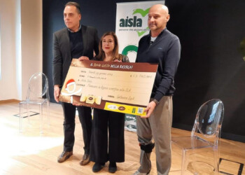 AISLA riceve 51mila euro per la ricerca in occasione della Giornata Mondiale dell’Abbraccio