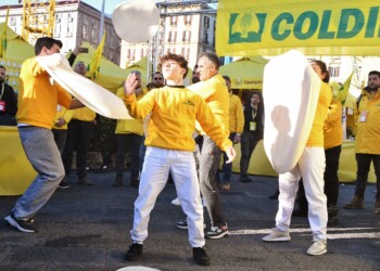 Giornata mondiale della pizza: indagine Coldiretti/Ipsos, quasi 2 italiani su tre mangiano la pizza almeno una volta alla settimana