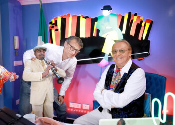 Renzo Arbore torna in tv, nuovo appuntamento con ‘Appresso alla musica’ in seconda serata su Rai2