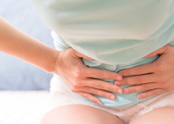 i dolori mestruali sono detti dismenorrea: con questo termine si fa riferimento al dolore intenso che si manifesta pochi giorni prima dell'inizio del ciclo mestruale