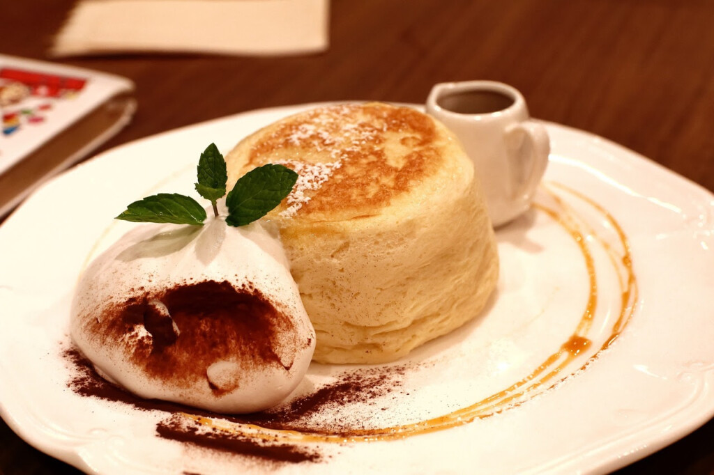 Può essere consumato da solo, come dessert al cucchiaio, o impiegato nella preparazione di dolci come i deliziosi biscotti alfajores, o spalmato su pane, crackers e fette biscottate.