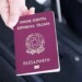 Passaporti: i tempi di attesa migliorano, ma non abbastanza nelle grandi città