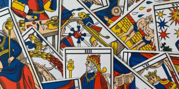Giornata Mondiale dei Tarocchi: viaggio attraverso radici e tradizioni dei mazzi più famosi d’Italia