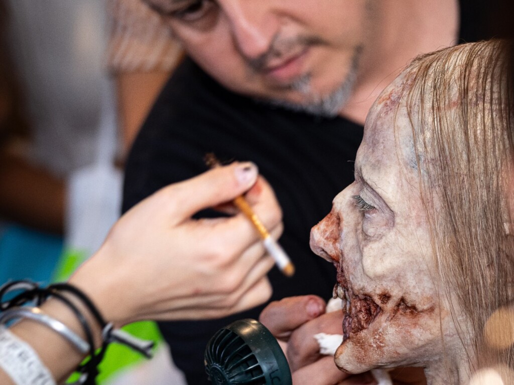 Special make-up effects è il nome internazionale degli effetti speciali di trucco, l’arte che consente di modificare il volto umano