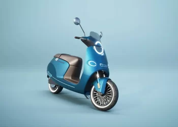 La 500 si trasforma in scooter elettrico