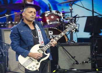Alex Britti: “Le canzoni sono poesie che racchiudono immagini ed emozioni in poche righe”