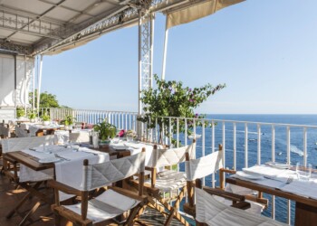 Estate 2025: TheFork svela le nuove tendenze tra mete e abitudini gastronomiche