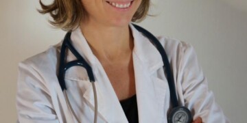 Caldo e anziani: i 4 consigli della geriatra che fanno davvero la differenza