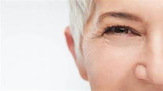 Gli occhi delle donne si ammalano di più di quelli degli uomini: rischio di cecità più alto del 54%