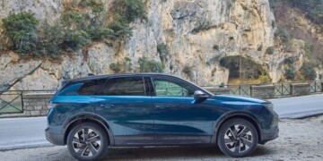 Opel Grandland Plug-in scopre i piaceri della tavola nelle Marche