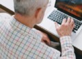 Nei piccoli comuni comprare online è una risorsa. Ma chi ne avrebbe più bisogno resta fuori